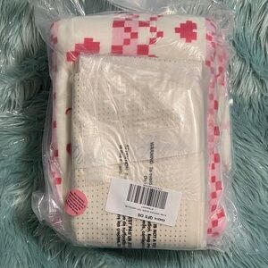 VS Pink Cozy Plush Blanket & Bling Tote